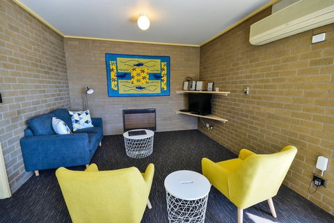 Emmanuel Holiday Apartments - Broome Tourism 6