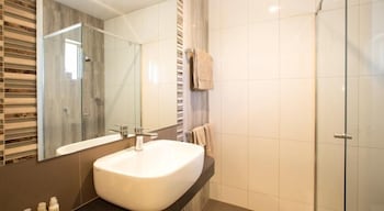 Euston Club Motel - Broome Tourism 1