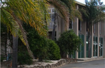 Rivers Inn Sale - Broome Tourism 0