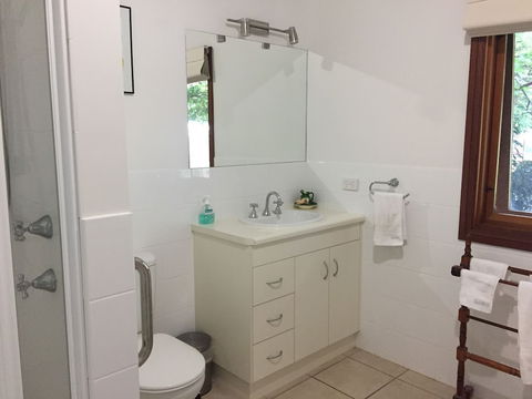 Clarevale Cottage B&B - Broome Tourism 3