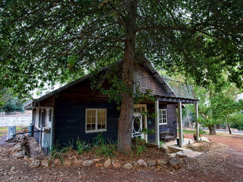 Oak Tree Barn Bridgetown - Broome Tourism 2