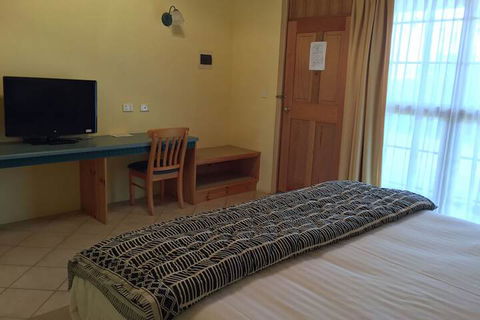 Coonawarra Units - Broome Tourism 2