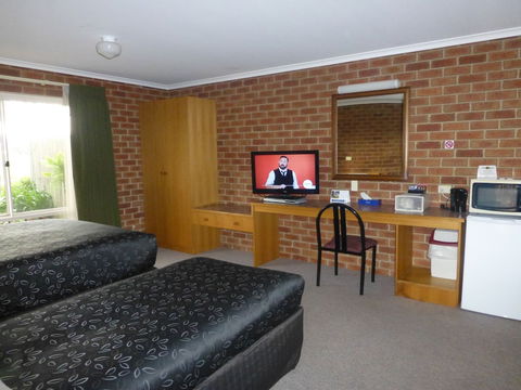 Inverloch Central Motor Inn - Broome Tourism 4