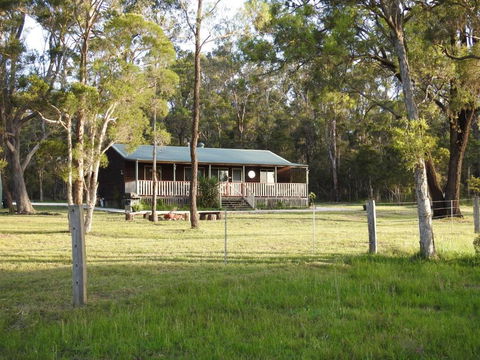 Wallaby Cottage Cute Accom In Bushland Setting - Broome Tourism 4