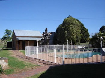 Lochinvar House B&B - Broome Tourism 5