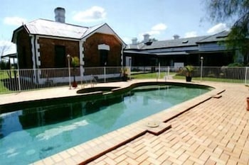 Lochinvar House B&B - Broome Tourism 4