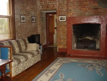 Lochinvar House B&B - Broome Tourism 6