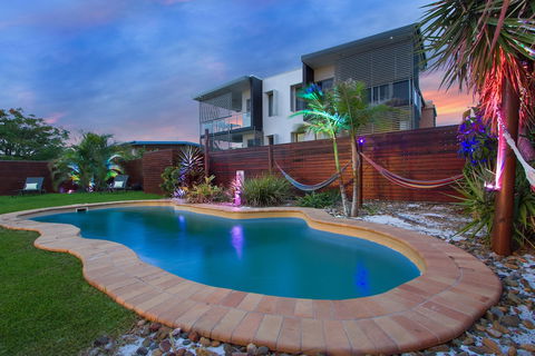Gladstone Backpackers - Broome Tourism 0