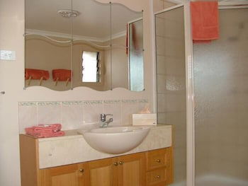 Hillview Cottages - Broome Tourism 4