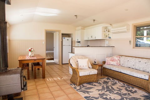 Hillview Cottages - Broome Tourism 5