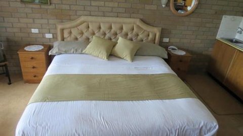 Beachview Motel Adults Only - Broome Tourism 6