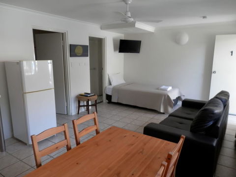 Yongala Lodge By The Strand - Broome Tourism 4