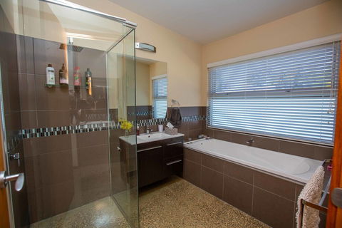 The Chocolate Lily Bed & Breakfast - Broome Tourism 5