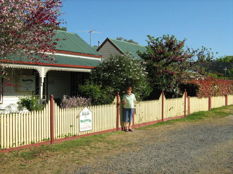 Cuddledoon Cottages Rutherglen - Broome Tourism 2