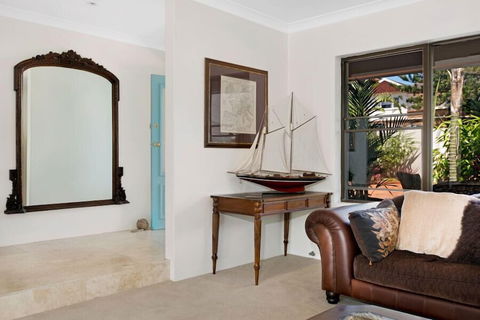 Cronulla Beach House B&B - Broome Tourism 5