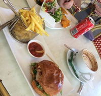 Supreme Bar and Restaurant - Broome Tourism