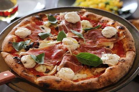 Farina Pizzeria - Broome Tourism 0