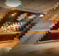 Lake Macquarie Hotel - Broome Tourism