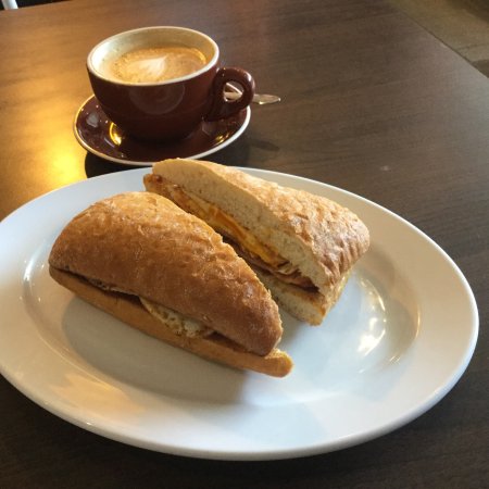 HCafe Quakers Court - Broome Tourism 0