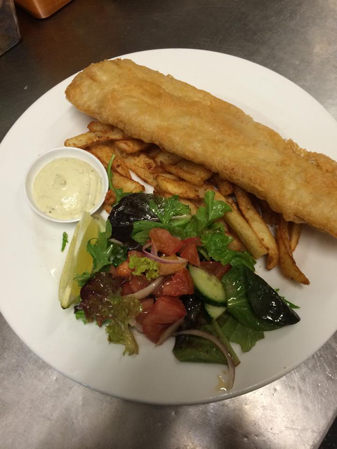 Coomera Waters Tavern - Broome Tourism 4