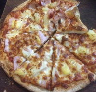 Crust Gourmet Pizza Bar Woolongong - Broome Tourism