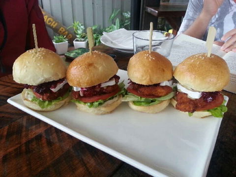 The Garage Bar And Grill - Broome Tourism 0
