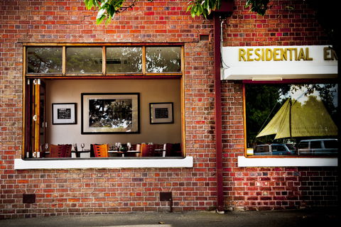 Elephant And Castle Hotel - Broome Tourism 2