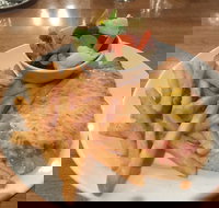 Bull and Bush - Broome Tourism