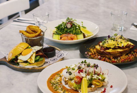 The Jolly Miller Café - Caroline Springs - Broome Tourism 0