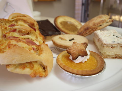 AJ's Hotbake - Broome Tourism 0