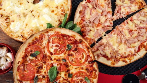 Pizza Pitt - Lynwood Country Club - Broome Tourism 0