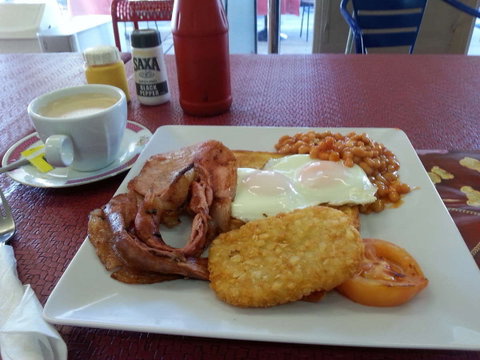 Rex's Breakfast & Burger Bar - Broome Tourism 0