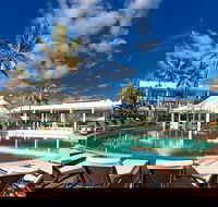 Oasis Pool Bar - Broome Tourism