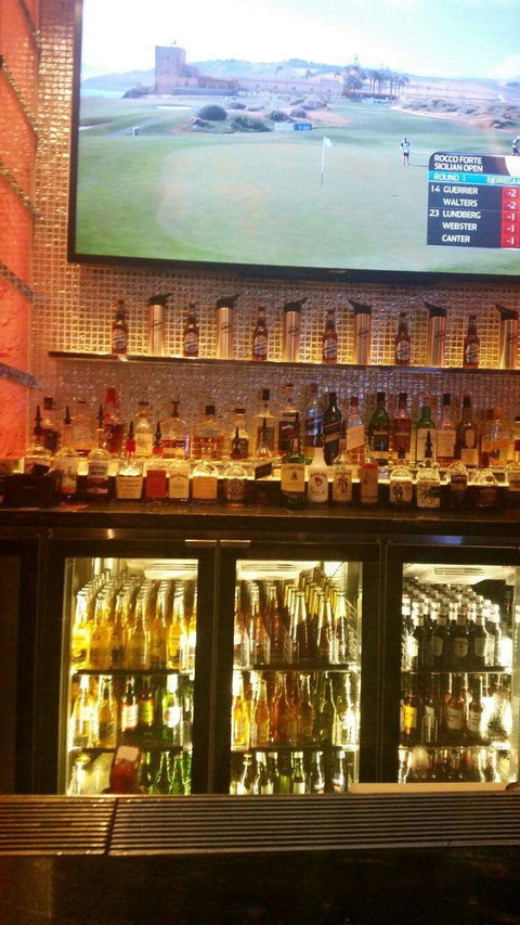 Jackpot Bar - Broome Tourism 0