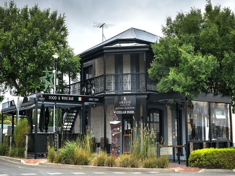 Amadio Wines Kangaroo Island Cellar Door - Broome Tourism 0