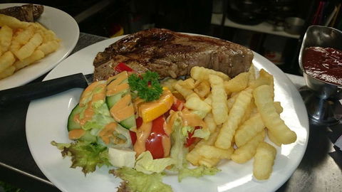 Australind Tavern - Broome Tourism 0