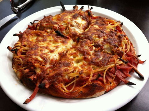 Age's Pizza Place - Broome Tourism 0