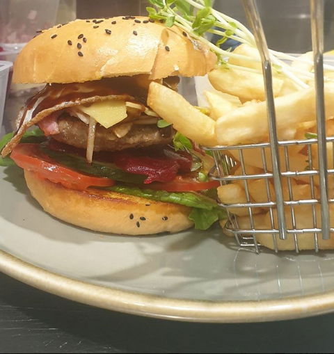 Manning River Hotel - Broome Tourism 1