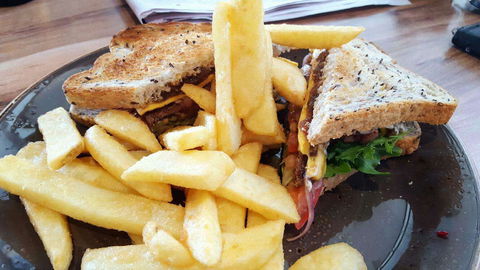 The Long Macc Bar Cafe - Broome Tourism 0