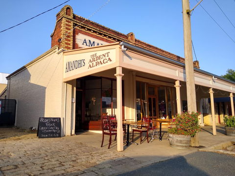 Amandhi's - Broome Tourism 0