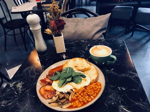 HWL Cafe & Bar - Broome Tourism 0
