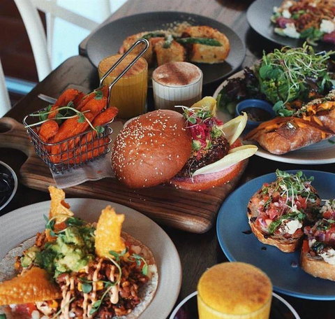 The Bach Eatery - Broome Tourism 0