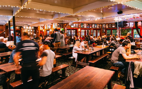 Settlers Tavern - Broome Tourism 1