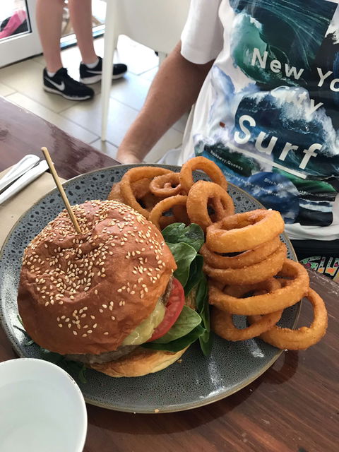 Pearl Beach Cafe - Broome Tourism 0