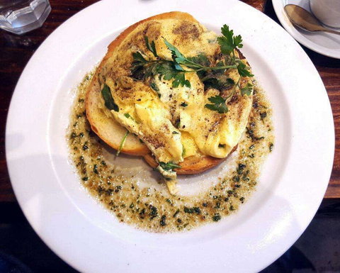 Elefant Lounge Cafe - Broome Tourism 0