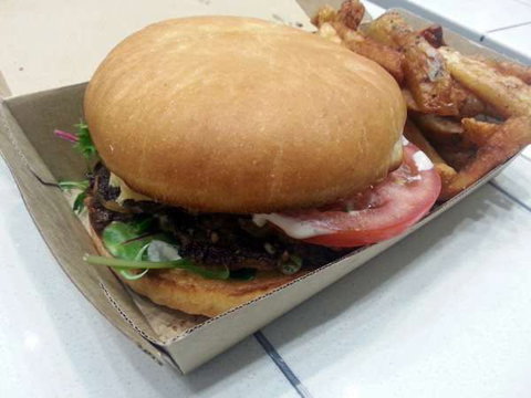 Ambrosini's - Broome Tourism 0