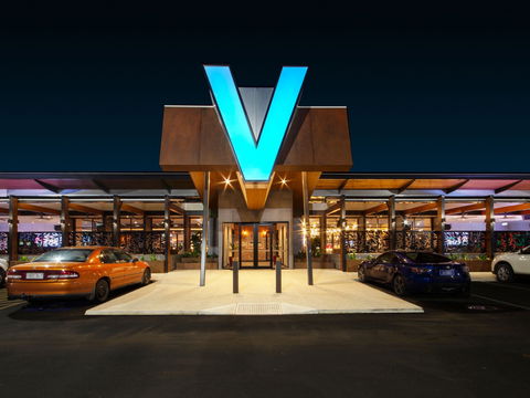 V Hotel - Broome Tourism 0