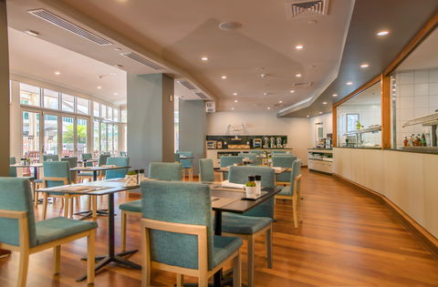 Poolside Restaurant And Bar - Broome Tourism 1