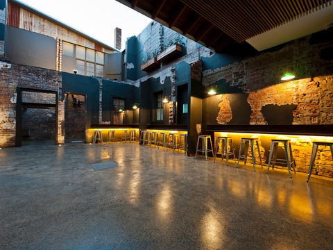 Royal Hotel Queanbeyan - Broome Tourism 1