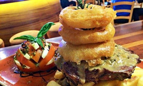 Montania Cafe Bar Restaurant - Broome Tourism 6